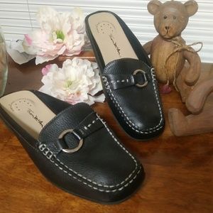 Thom McAn black leather slip-on mules